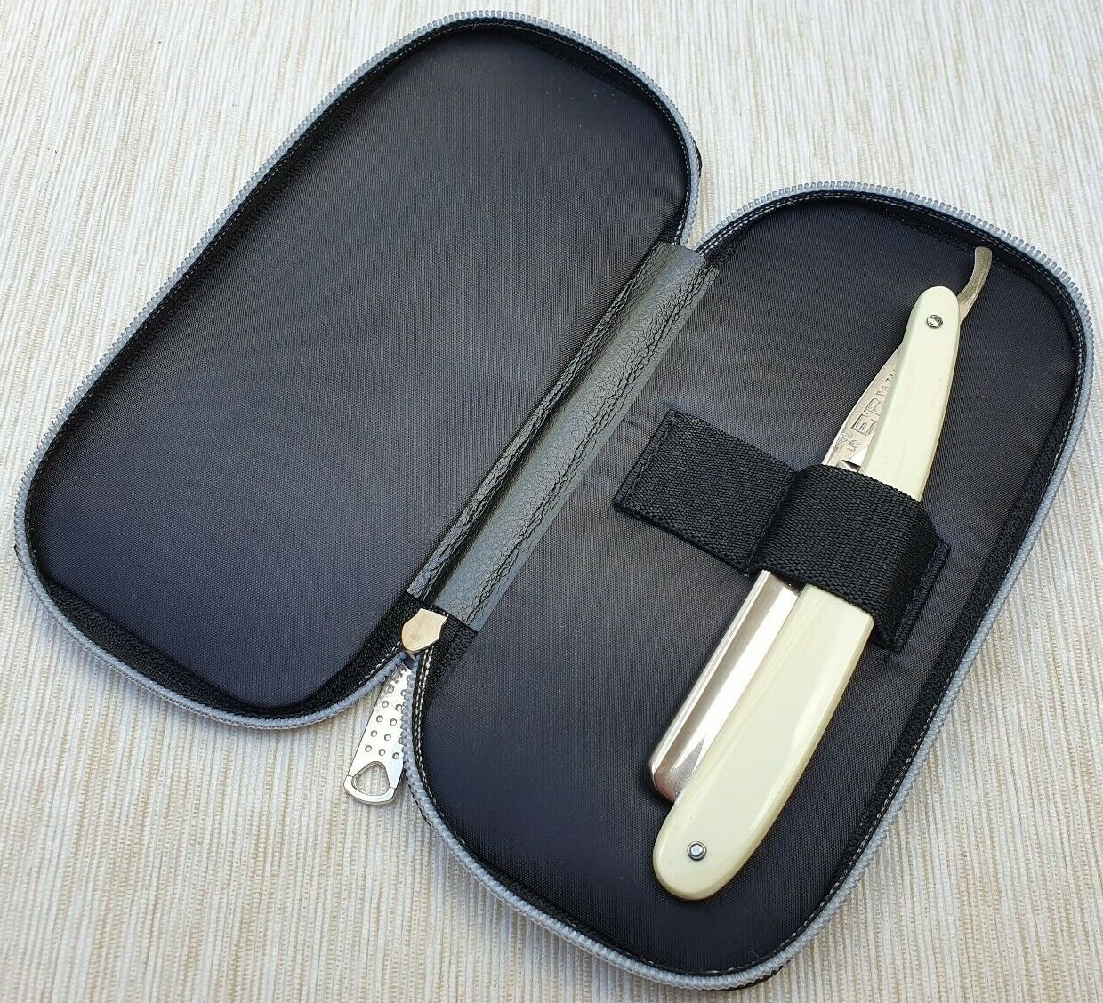 Straight Razor Kit Case for Travelling – Compact Shaving Storage & Travel Case