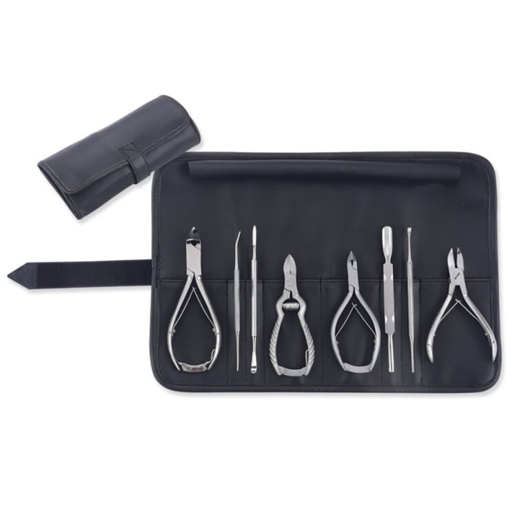 Leo Beauty Pro Manicure Pedicure Leather Kit